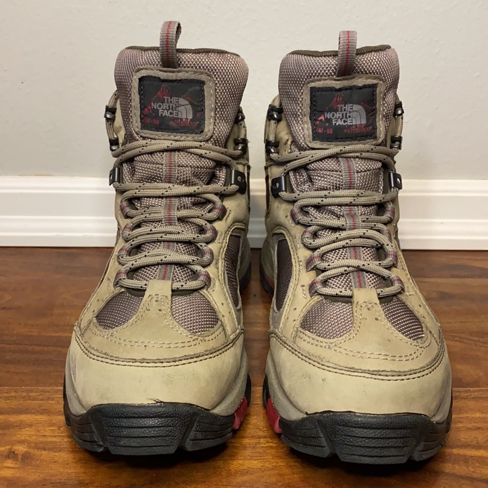The North Face Women’s Gore-Tex Vibram Sole Mid Trail Grip Hiking Shoes US 7.5